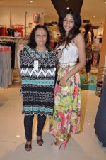 at Max Launches Spring Summer Collection in Mumbai on 16th March 2013 (14).JPG